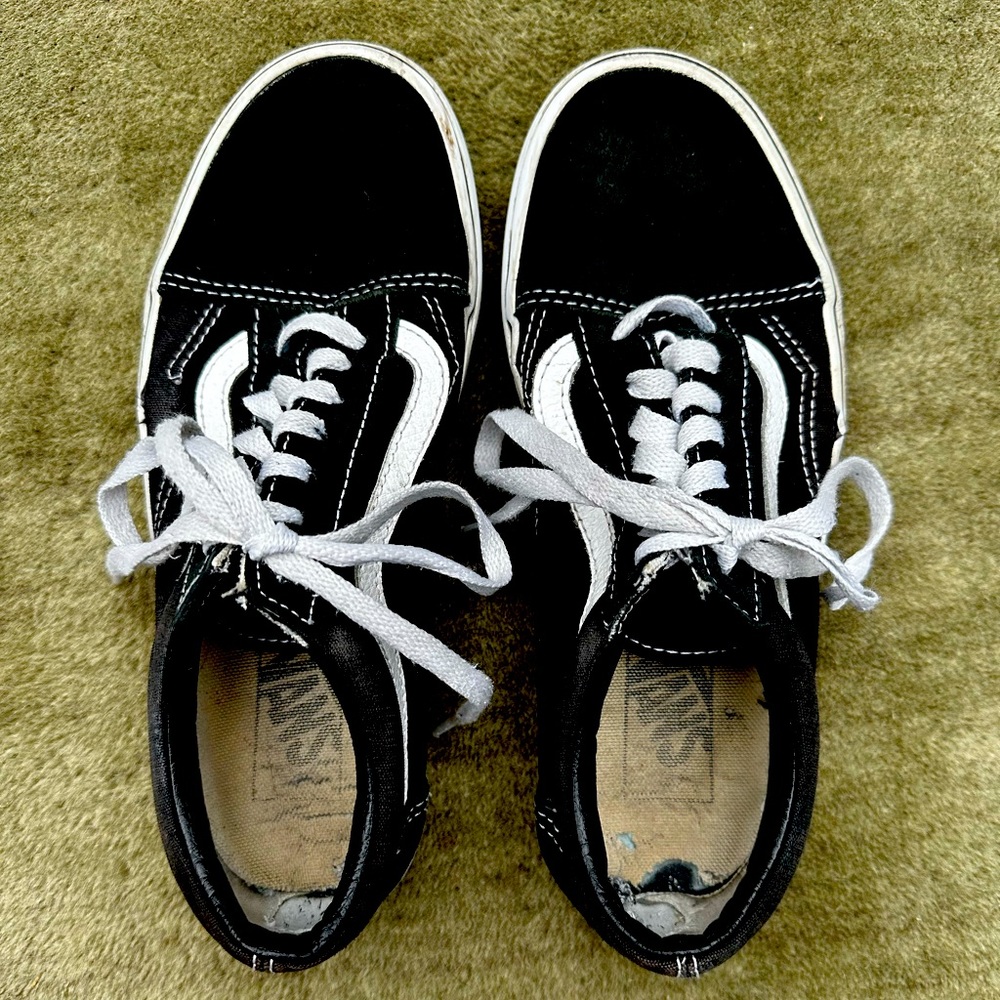 Women’s Vans Old Skool Shoe Size 7